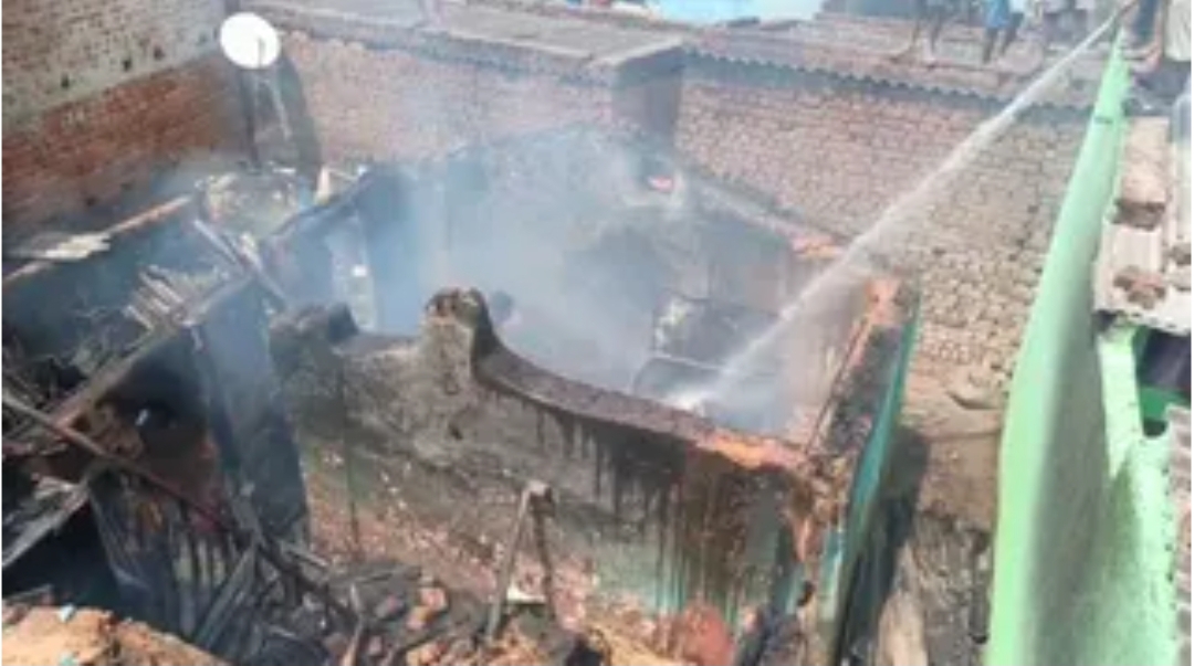 News Nyx: जमशेदपुर में घरेलू कलह का खौफनाक अंत; नशेड़ी पति ने खुद के घर को फूंका, सब कुछ जलकर राख