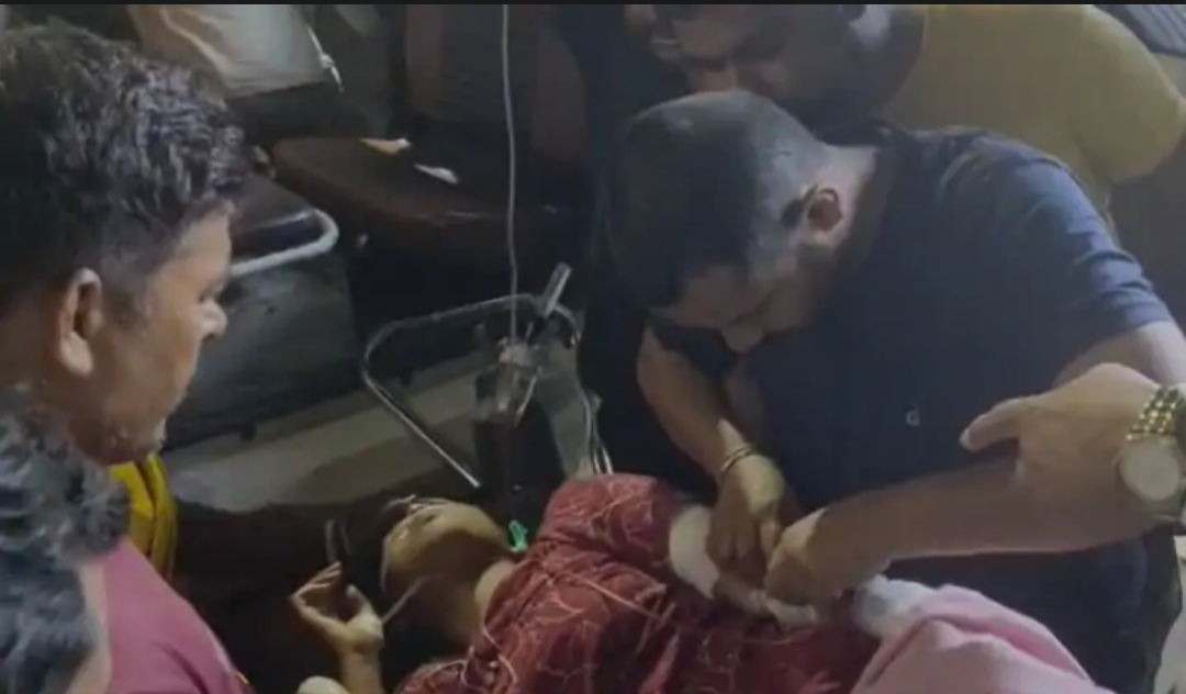 चाईबासा में सनसनीखेज वारदात: ट्यूशन पढ़ाकर लौट रही युवती पर चाकू से ताबड़तोड़ हमला, शरीर पर किए 8 वार; हालत बेहद नाजुक